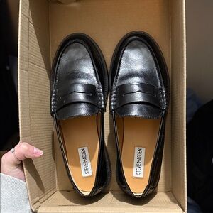 Steve Madden Classic Black Women's Slip-On Loafers